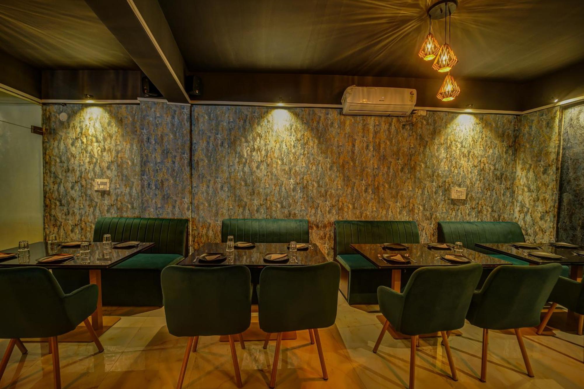The Emerald Inn Bangalore Buitenkant foto