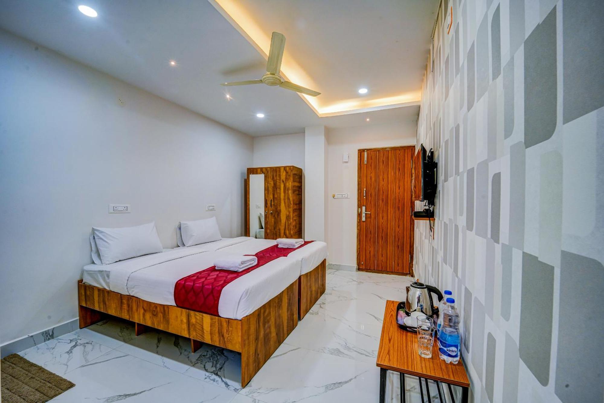 The Emerald Inn Bangalore Buitenkant foto