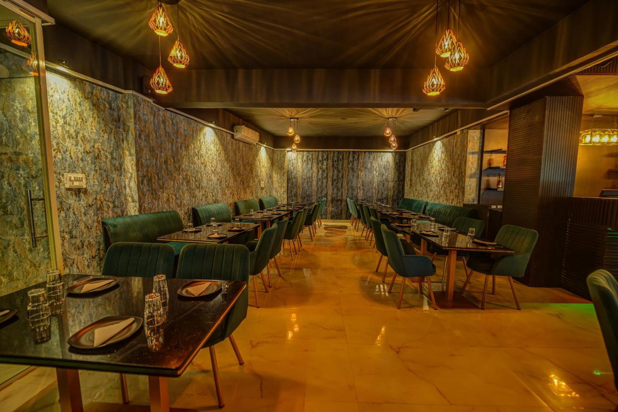 The Emerald Inn Bangalore Buitenkant foto